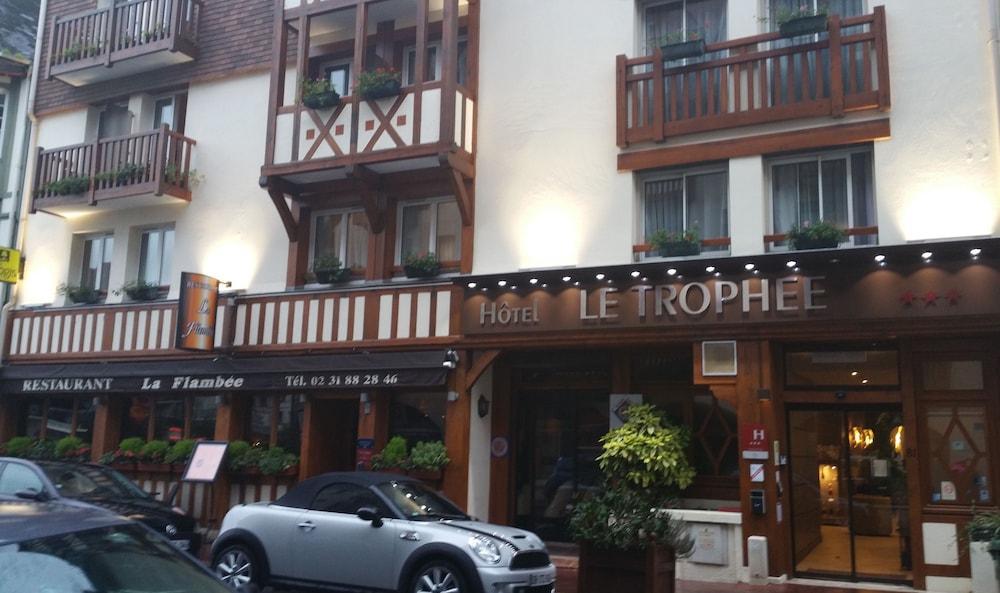 Le Trophée By M Hôtel Spa Deauville Esterno foto