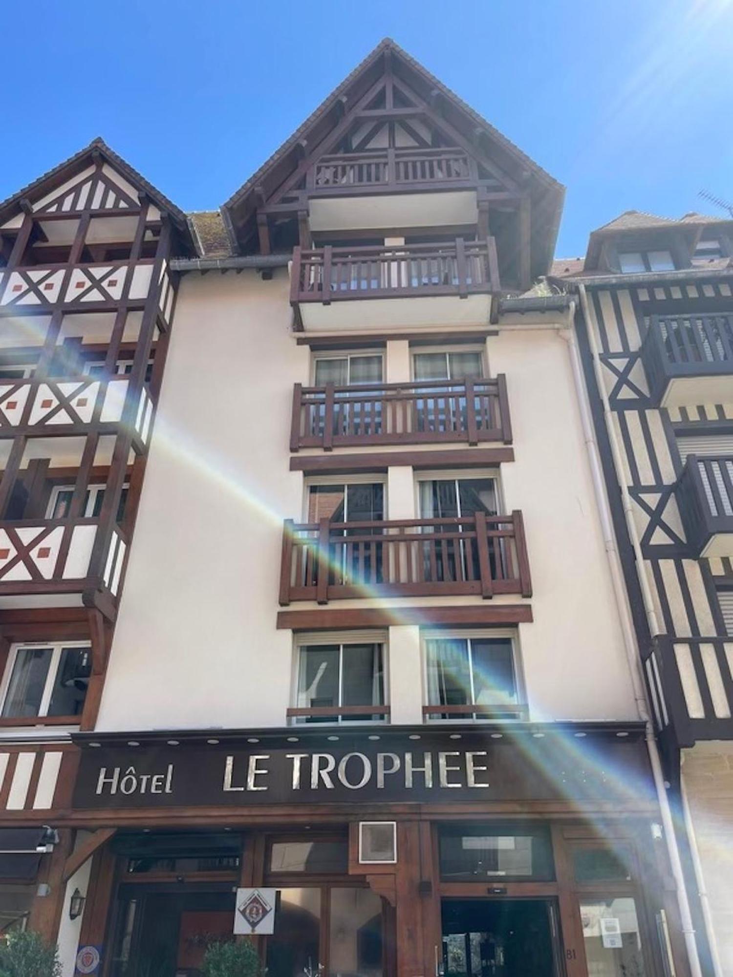 Le Trophée By M Hôtel Spa Deauville Esterno foto