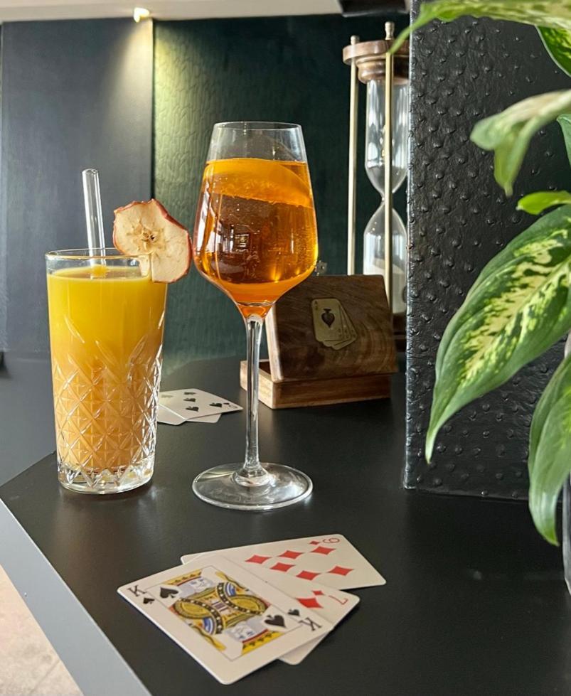 Le Trophée By M Hôtel Spa Deauville Esterno foto